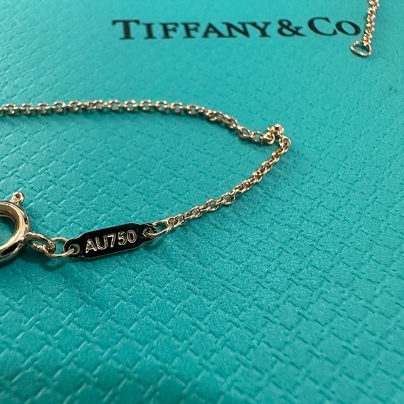 Tiffany Round Diamond Necklace - Picture 2 of 6